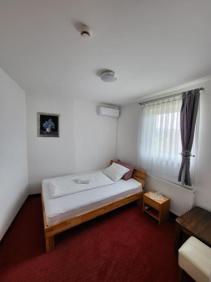 Nihad B&B Visoko Exterior foto